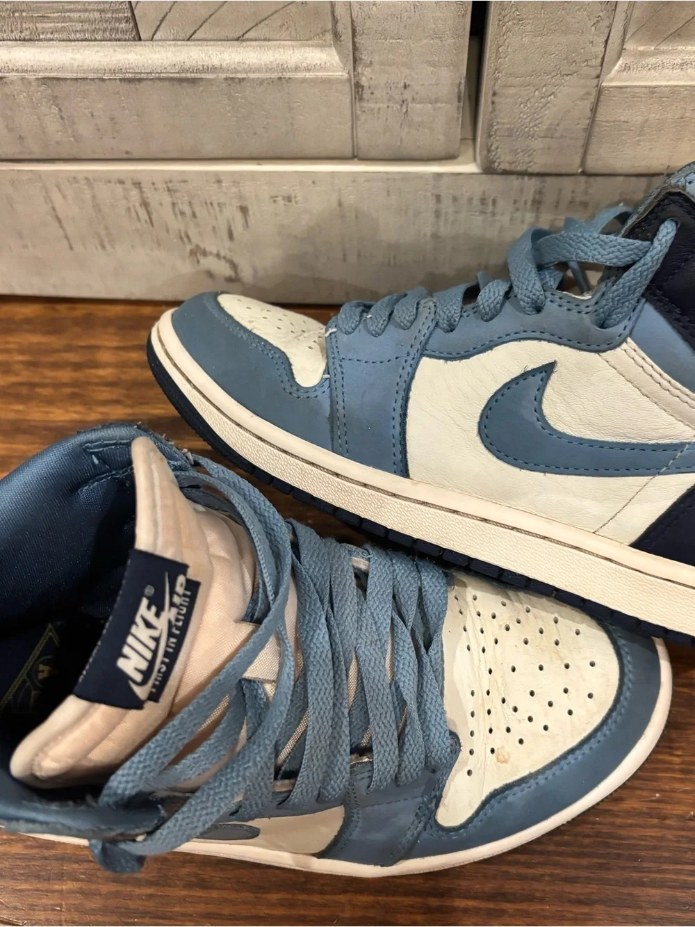 Nike Air Jordan 1 Mid - Light Blue, Navy & White - Picture 3 of 4